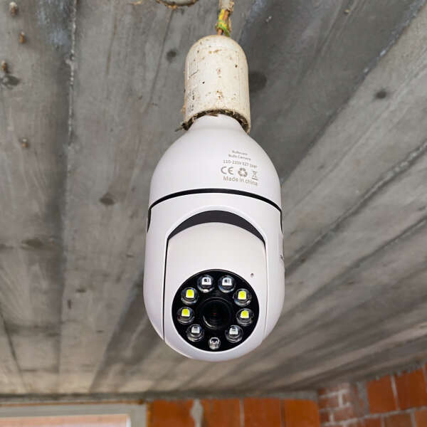 Bulbcam – Wi-Fi Camera Vervormd als Lichtbult voor Slimme Beveiliging